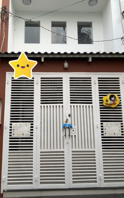 **Bán nhà 4 tầng đường Phạm Văn Hai** p3, quận Tân Bình; (4*11,5), 7,4 tỷ