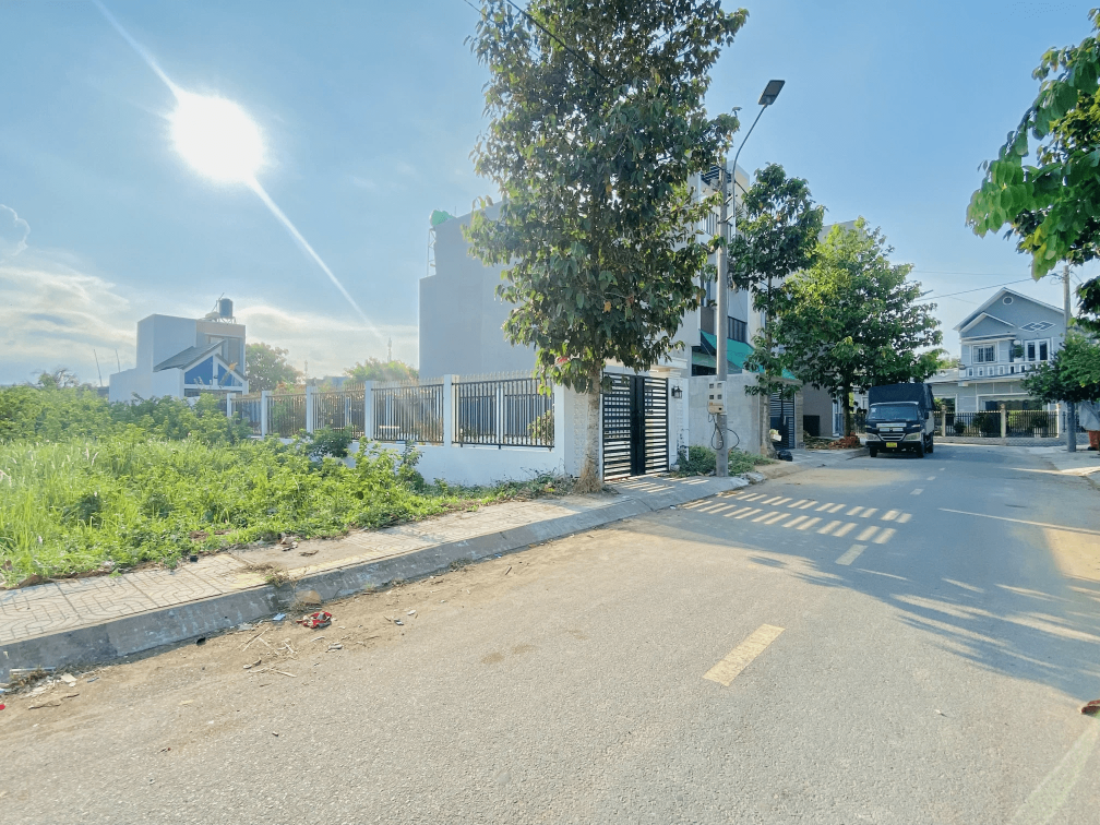 Chính chủ bán đất 105m² mặt tiền Phạm Văn Thành – trung tâm TP. Tân An – SHR – chỉ 950 triệu