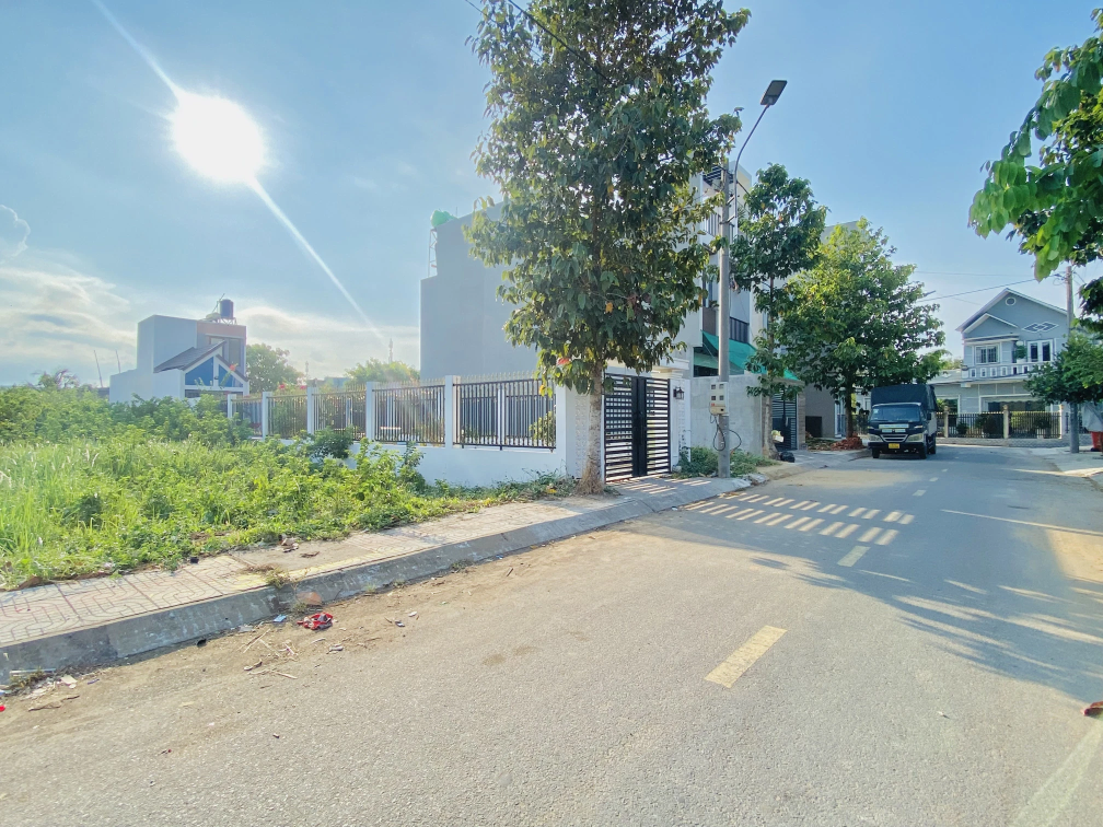 CHÍNH CHỦ CẦN BÁN GẤP LÔ ĐẤT ĐẸP – MT PHẠM VĂN THÀNH 105M2 - SHR - 950TR