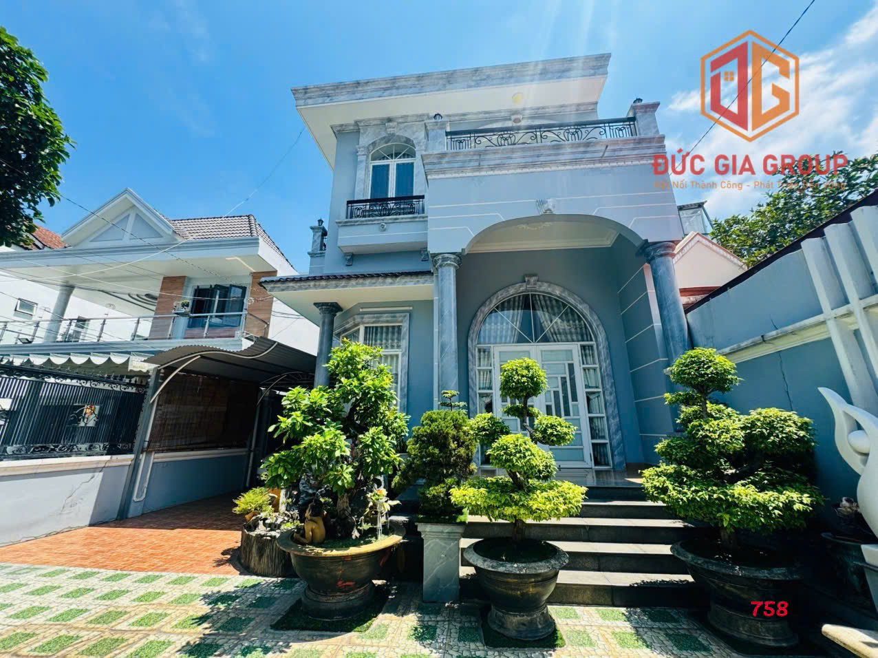 Chủ cần bán căn biệt thự gần ngã 4 Vincom, phường Tân Mai, Biên Hòa giá 11 tỷ, 262m2