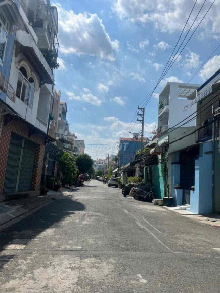 Bán lô đất đẹp Mt nhựa xe tải vi vu. Hẻm 260 đường Phan Anh