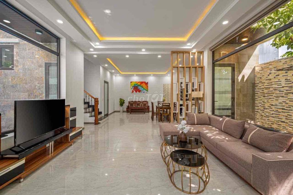 Cho Thuê villa có Hồ Bơi đường Phan Bá Vành ngay Khu Biệt thự Mega Sơn Trà gần Cầu Thuận Phước