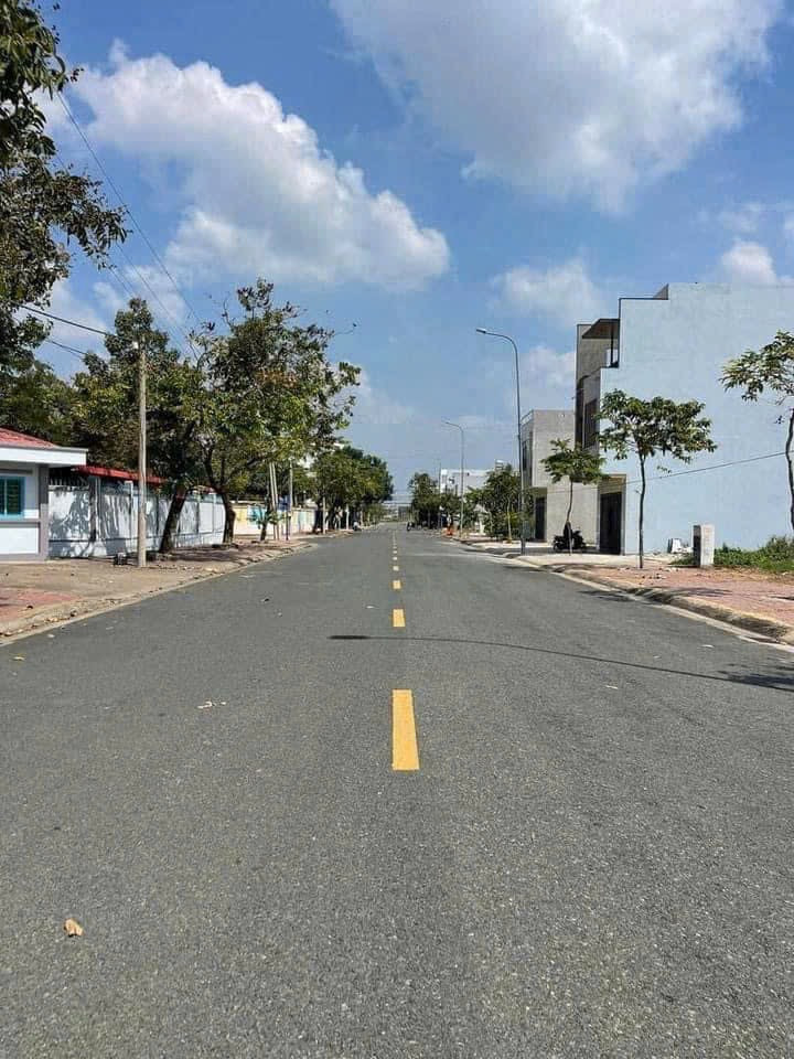 Bán đất 105m² ngang 10m giá 6.5 tỷ Phường Tam Long