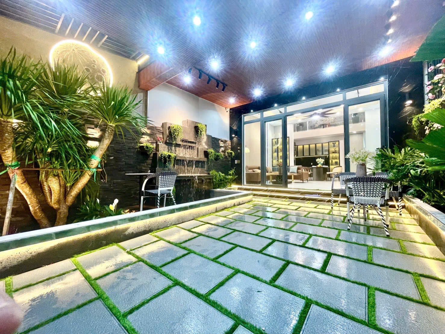 Chốt nhanh hôm nay, Đ Phan Đăng Lưu,P3,Phú Nhuận, DT 82,5m2, Giá 4ty360tr, cho thuê 28tr,Sổ riêng
