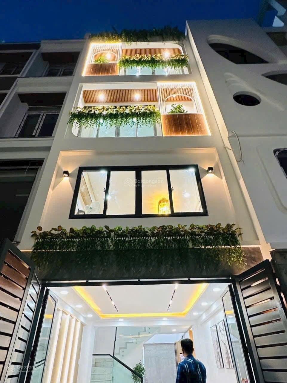Cô Tư bán nhà DT 60m2, Giá : 2tỷ850tr, Phan Đăng Lưu, P3, Phú Nhuận. Sổ hồng riêng. Hẻm xe hơi 6m