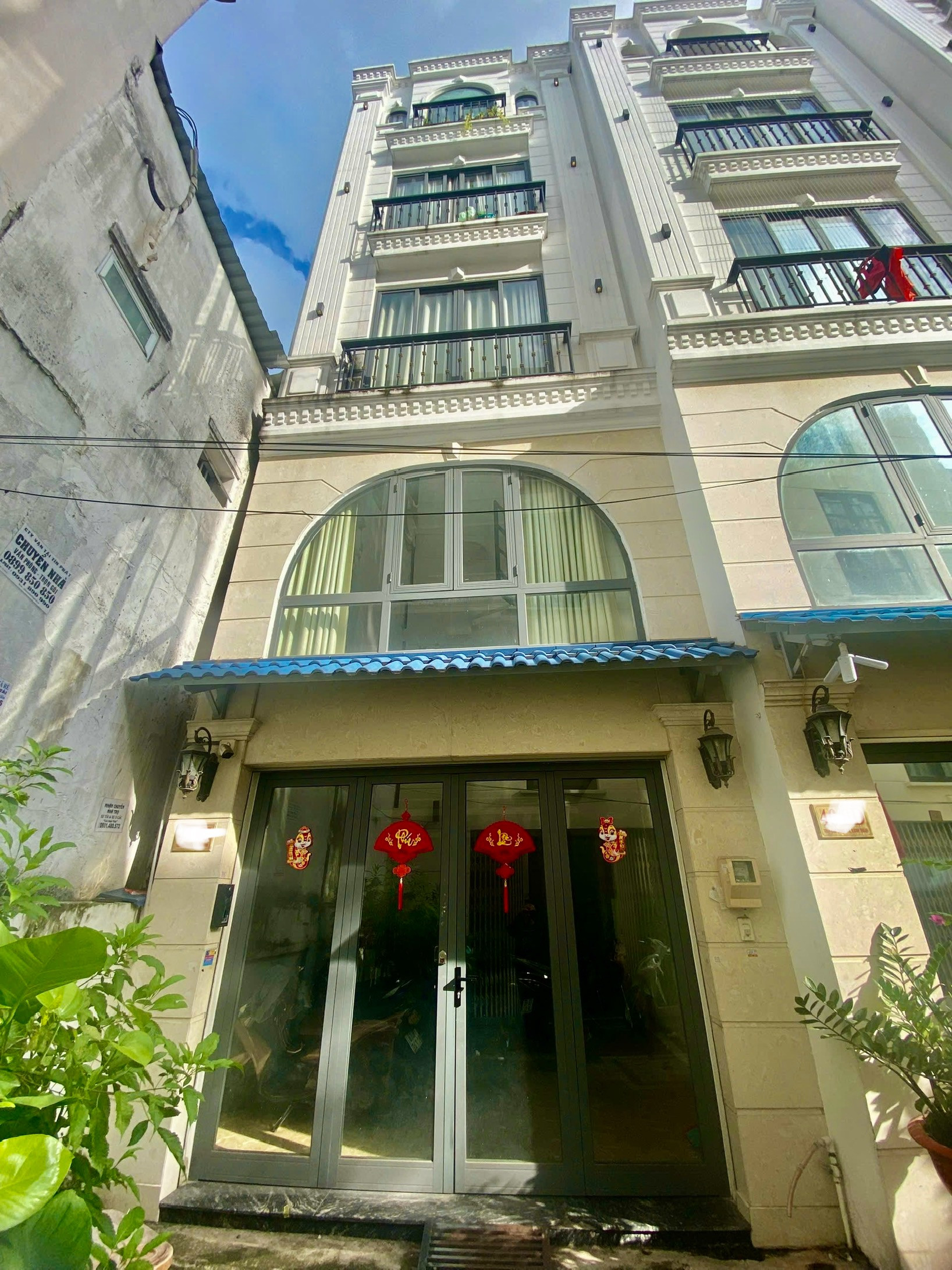 NHÀ Ở KHU ĐỒNG BỘ CAO TẦNG Trần Bình Trọng - HẺM XE HƠI - 4,2x10,25m Nở hậu 5,7m - Giá 11 Tỷ Còn Bớt
