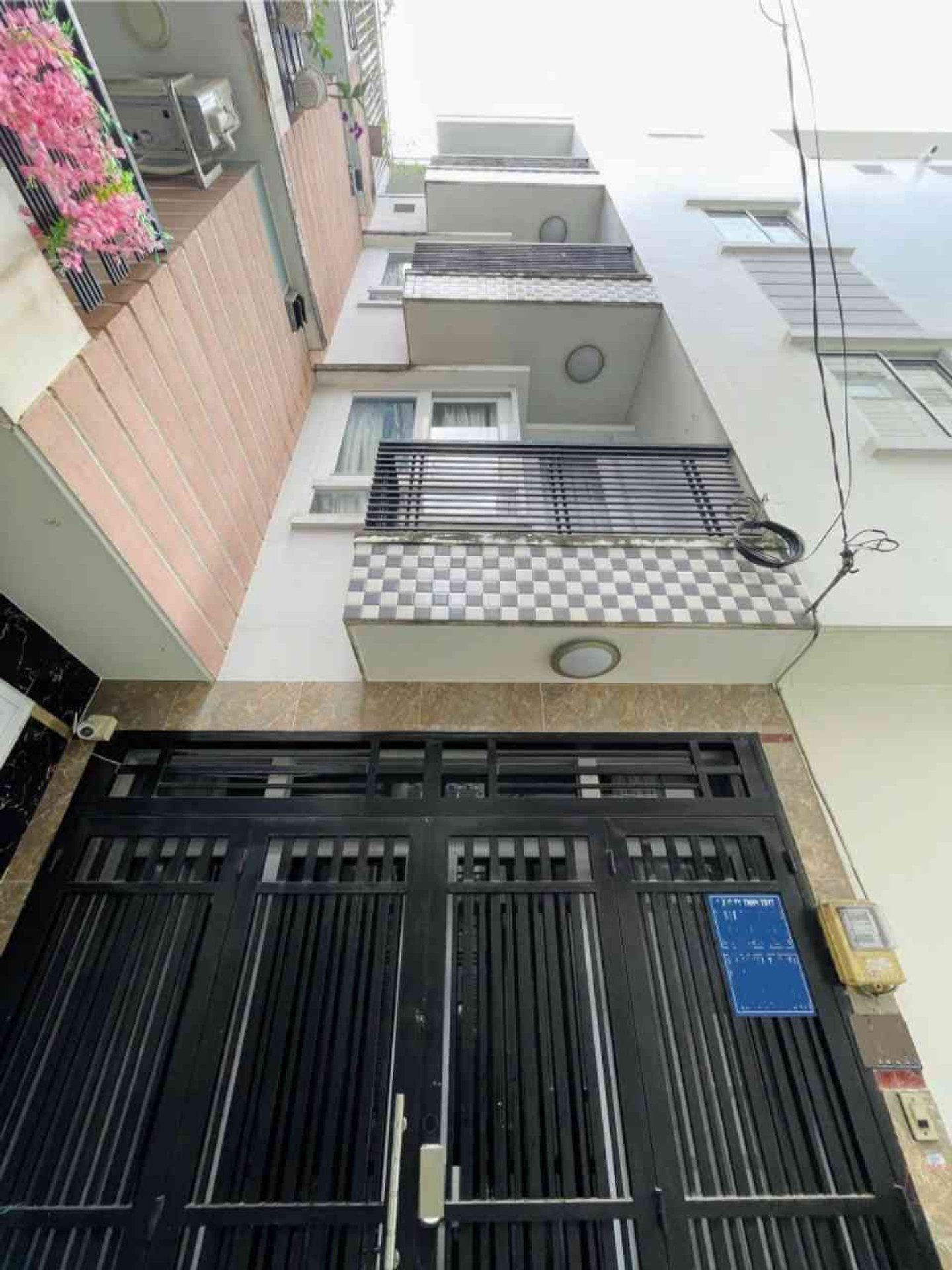 Bán nhà phan đăng lưu 4 tầng gần chợ bệnh viện