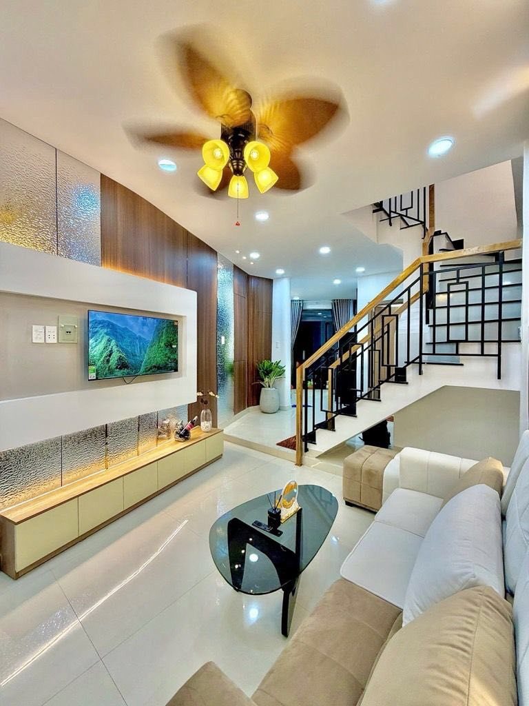 Cơ hội tìm nhà giá rẻ thị trường ngay Hoàng Hoa Thám, Q.Bình Thạnh 2tỷ17 60m2.SHR hẻm xe hơi ra vào