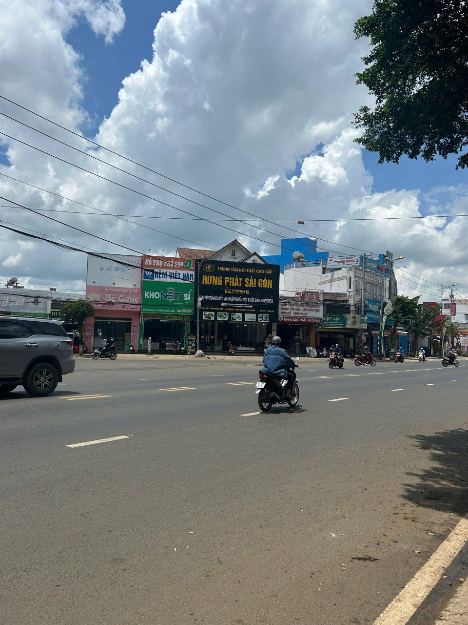 Bán đất tặng 2 căn nhà xã Đức Trọng. Lâm Đồng. 300m2