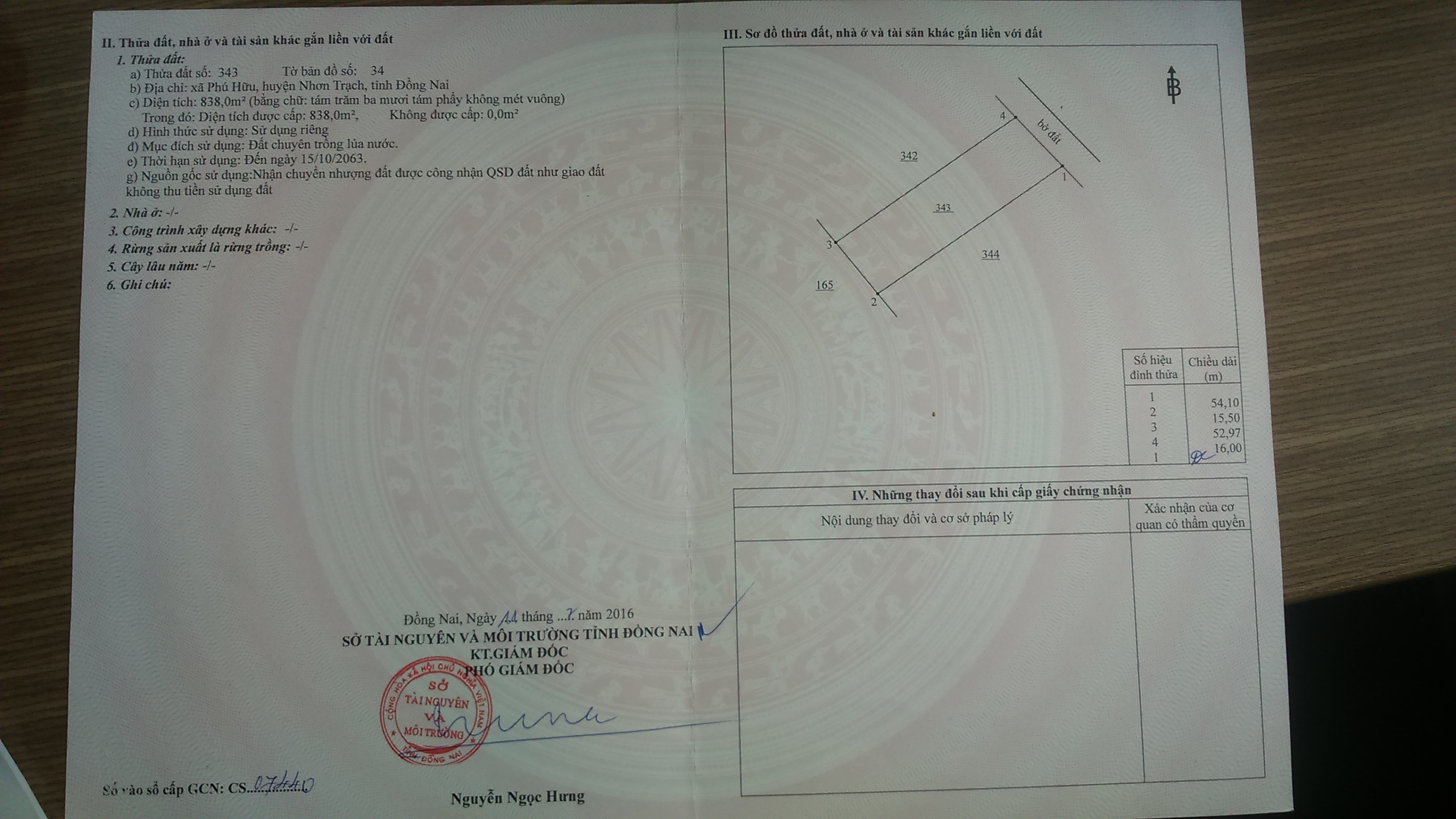 838m2 đường xe tải, mặt tiền 16m. Có nhà, hồ nước, cổng hàng rào đầy đủ