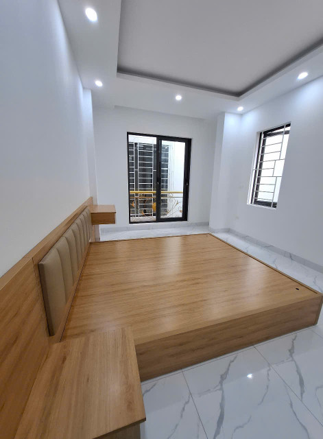 NHÀ VỊ TRÍ ĐẸP -  GIÁ ƯU ĐÃI Chính Chủ cần tiền bán gấp nhà xây mới lô góc 2 mặt thoáng tại La Khê