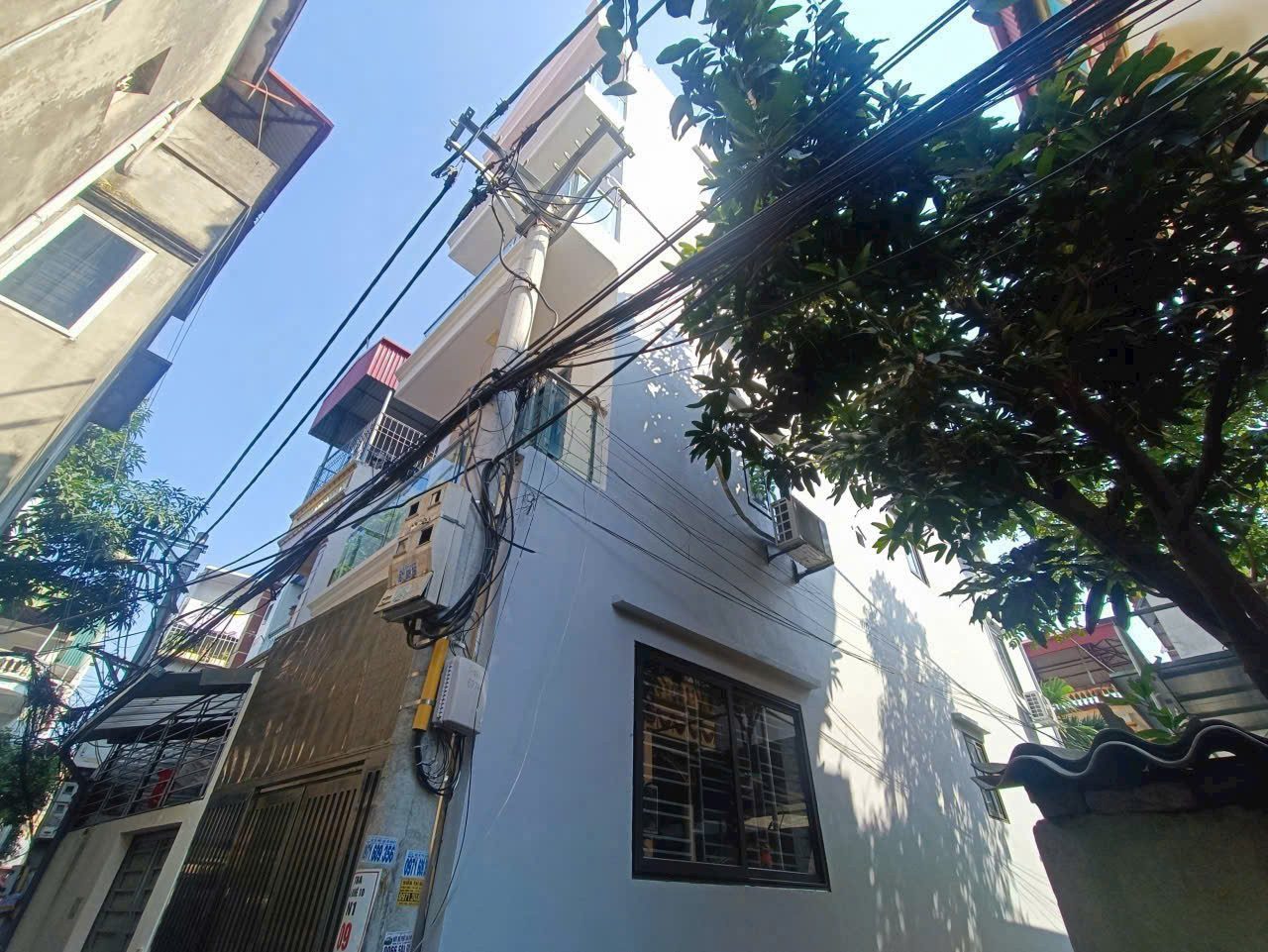 Bác nào tìm nhà diện tích 50m2, ưa sáng, ở trung tâm tài chính 10 tỷ thì đừng bỏ qua căn này nhé.