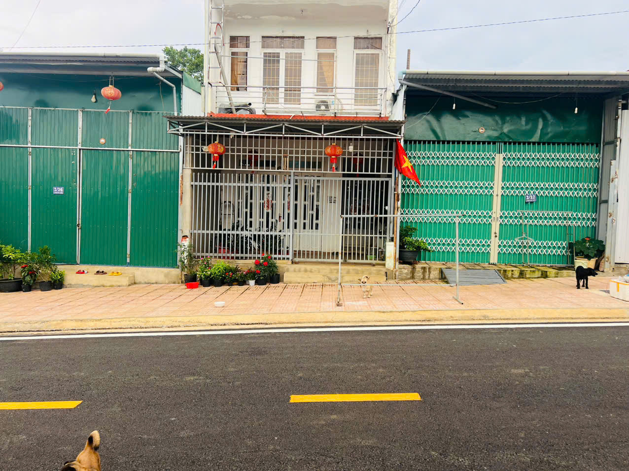 CHÍNH CHỦ CẦN BÁN GẤP 3 CĂN NHÀ LIỀN NHAU ĐS 2 PHAN HUY CHÚ, PHƯỜNG B LAO, TP BẢO LỘC