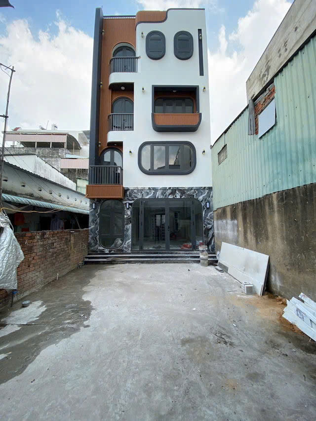 Giá mềm nhất quận Gò vấp : 7,2 tỷ - Phan Huy Ích - P12 GV hẻm 3m các vài bước chân ra MT - DIỆN TÍCH KHỦNG- NGANG 5.5M -  DT đất 5m5*15m , DTXD 5m5*10m 3,5Tấm Lửng ngược 4pn 5wc sân thượng trước -👉Tel: 077 888 5818 chuyên bds Sài gòn