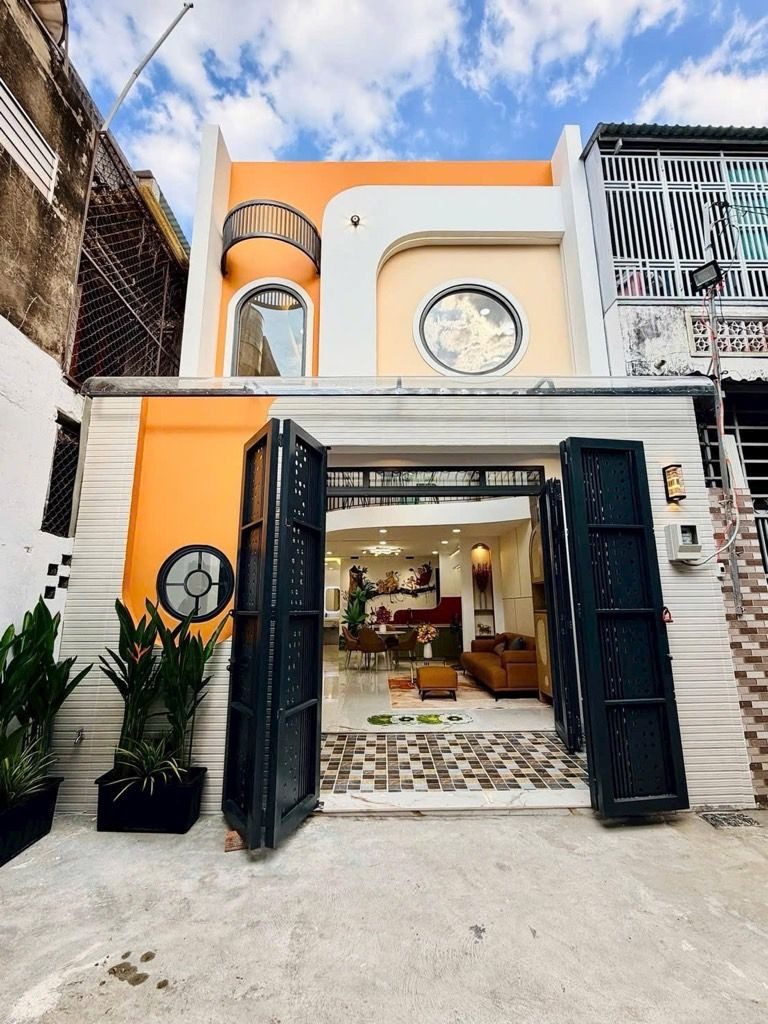 Bán nhà mới sổ hồng riêng, tặng nội thất