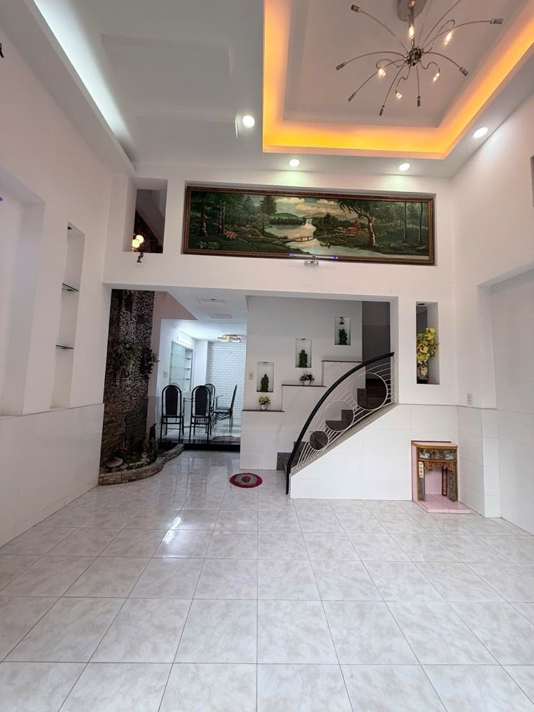 Bán nhà gò vấp giáp tân bình, gần nhà ga T3, sổ hồng riêng 3 tầng