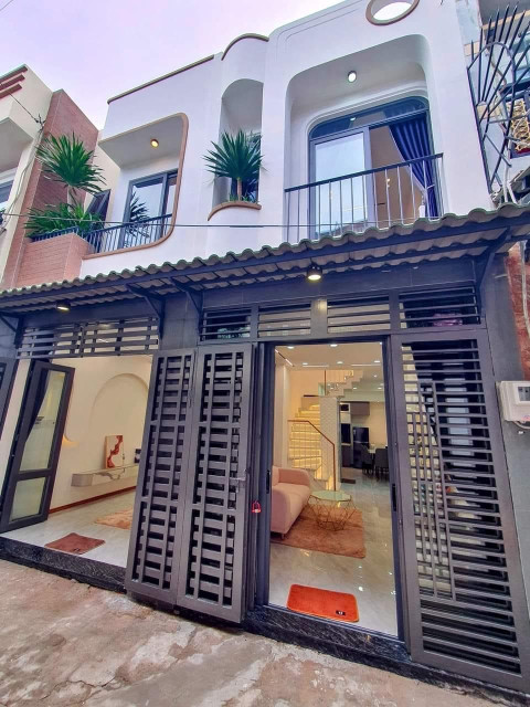 Bán nhà Phan Huy ích,Gò Vấp, 4mx11m giá 3tỷ470 thương lượng,1trệt1lầu+2PN+2WC