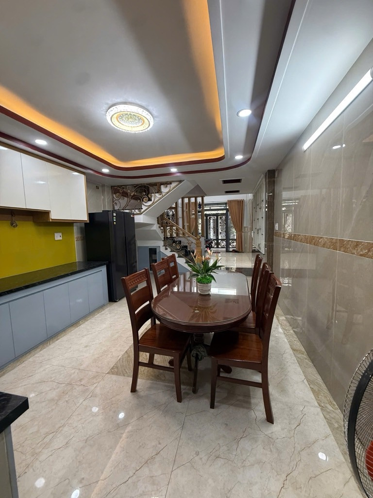 BÁN GẤP NHÀ 5 TẦNG, DT 65M, SÁT EMART2, PHAN HUY ÍCH GÒ VẤP, ÔTÔ NẰM PHÒNG VIP, CHỈ 9.X