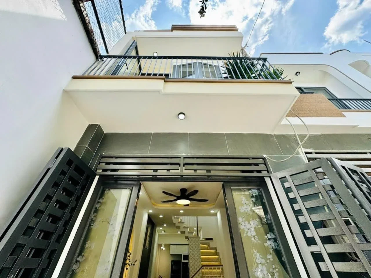 MUA NHÀ ĐƯỢC NỘI THẤT FREE CHỈ 3TY4/44M2 GẦN EMART 2 . LH 0799089619