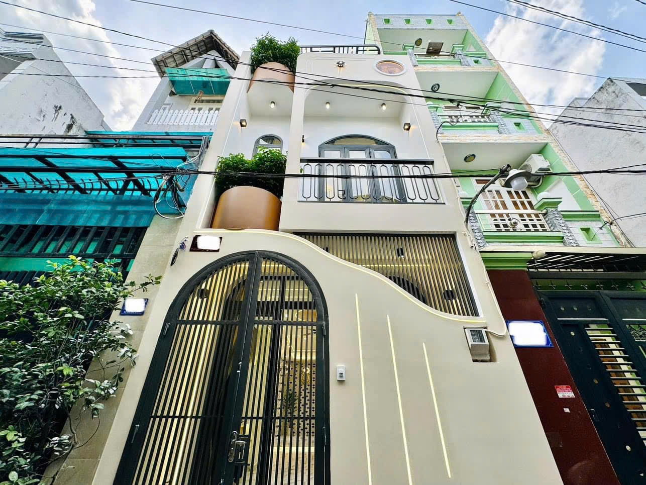❌❌LÊN SÓNG SIÊU PHẨM THIẾT KẾ HIỆN ĐẠI FULL NỘI THẤT XỊN XÒ 🏡Vị trí : Phan Tây Hồ, Q Phú Nhuận LH 0799089619