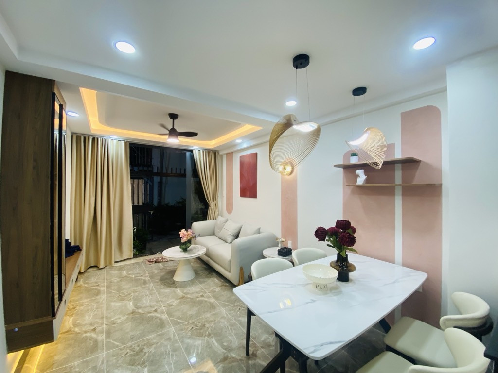 Nhà mới 5 tầng ,phú nhuận, gần phan xích long, bệnh viện gia định