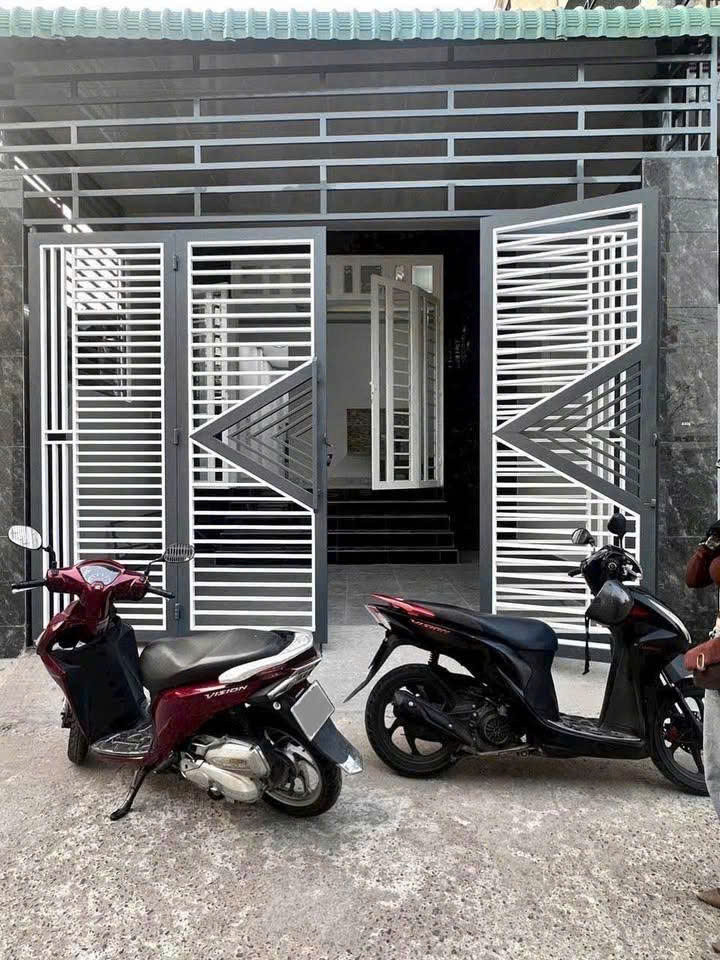 CHỦ KẸT GIẢM HƠN 200 TRIỆU CÒN 899 TRIỆU CHỦ BAO PHÍ THUÊ GIÁ FULL