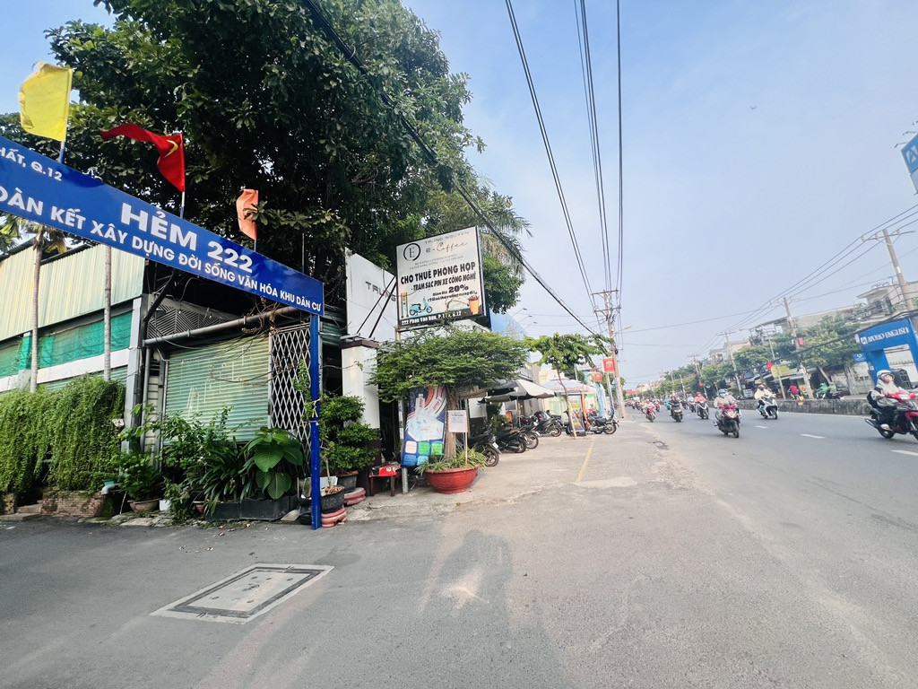 🚗 NHÀ LÔ GÓC 2 CĂN – PHAN VĂN HỚN, Q12 – HẺM XE HƠI – VỪA Ở VỪA CHO THUÊ – CHỈ 5.6 TỶ‼️