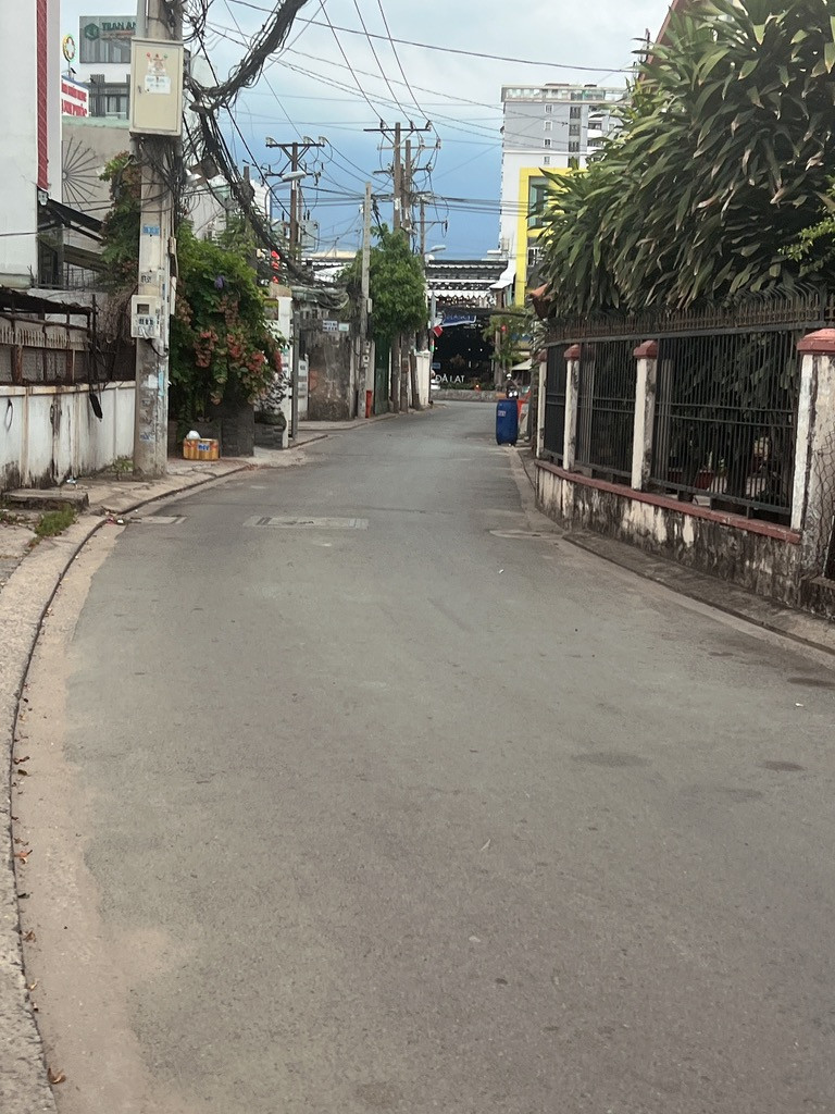 PHAN VĂN HỚN, Q12 - XE HƠI VÀO NHÀ - GẦN 100M2 - NGANG 4.5M -  CHỈ 6.1 TỶ.