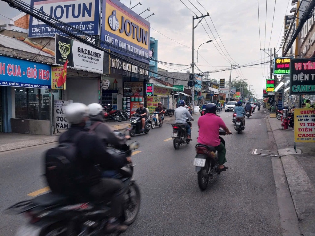 BÁN NHÀ MẶT TIỀN PHAN VĂN HỚN - ĐOẠN 2 CHIỀU,KHONG CÓ CON LƯƠN NGĂN CÁCH - DÒNG TIỀN ỔN ĐỊNH