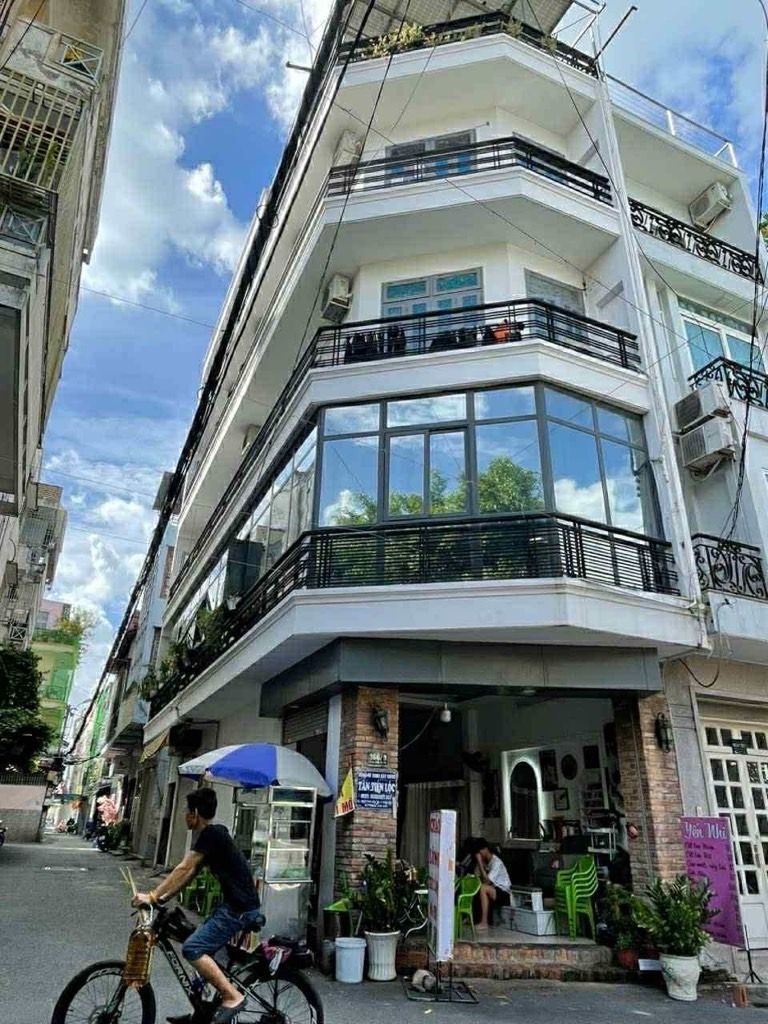 Bán nhà phố căn góc sổ hồng riêng, kinh doanh dòng tiền