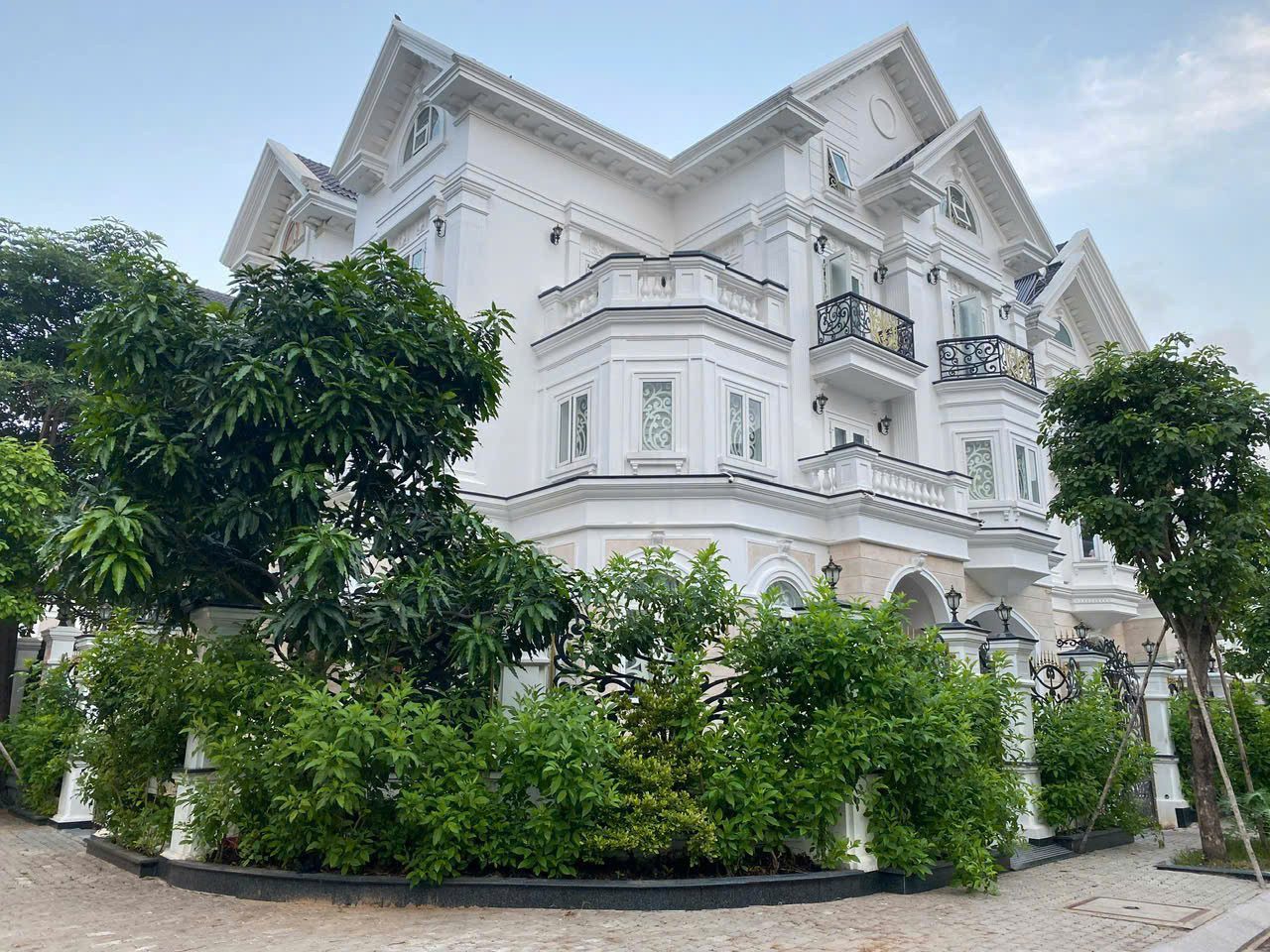 Biệt Thự 2 Mặt Tiền đẹp nhất Cityland Garden Hills Gò Vấp gần Công Viên Trung Tâm