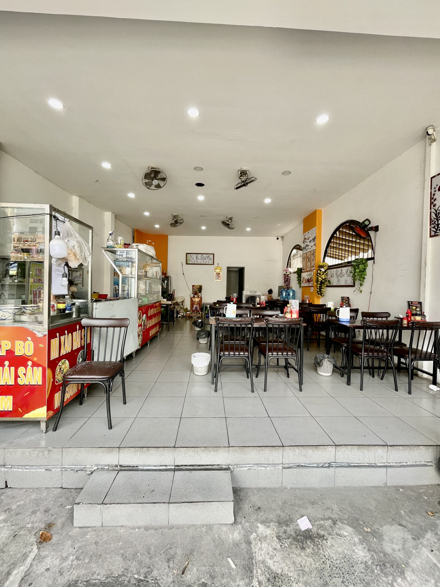 Sang quán ăn hoặc sang mặt bằng