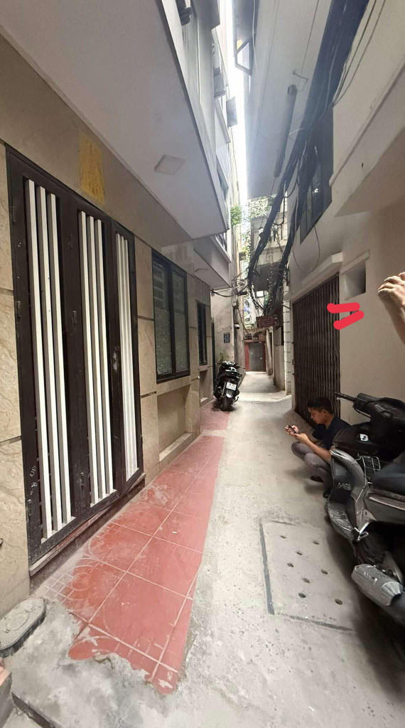 Bán nhà riêng phố Pháo Đài Láng, Đống Đa, 35m2, 5T 3 ngủ, hạ chào 300 triệu