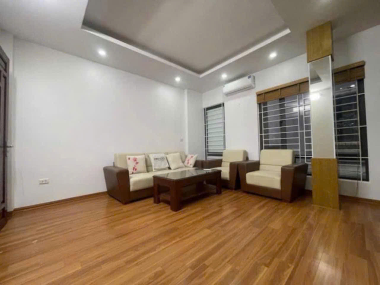 NHÀ ĐẸP - GIÁ TỐT - Vị Trí Đắc Địa Tại Phố Pháo Đài Láng, Quận Đống Đa, Thành phố Hà Nội