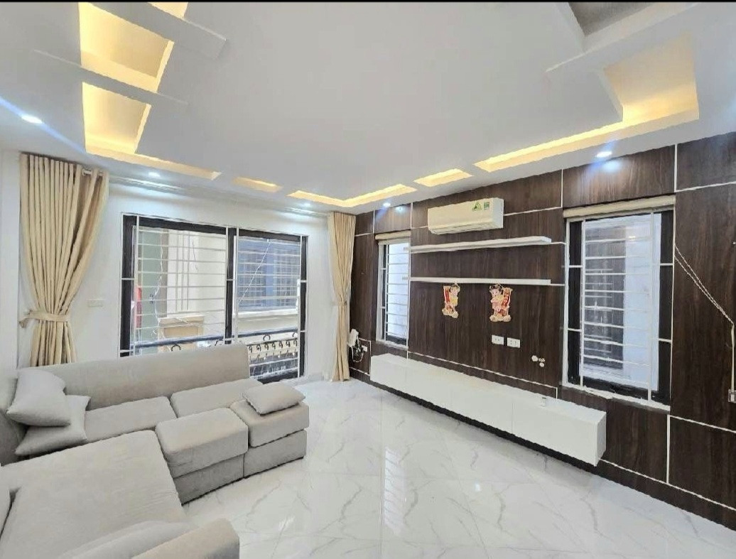 Bán Nhà Bạch Mai 36M>Full Nội Thất - Lô Góc - Gần Phố - Giá Tốt