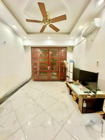 TÔI CẦN BÁN NHÀ NGÕ 79, PHỐ 8/3,LÔ GÓC, KD 32M2, 5 TẦNG, MT4.1M GIÁ 6.2 TỶ