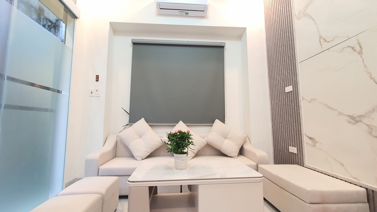 Bán gấp nhà Bùi Xương Trạch, Thanh Xuân, nhà đẹp lô góc, sát ngay ô tô tránh