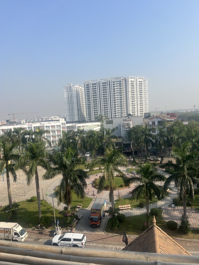 Nhà phố Chu Huy Mân - Long Biên - Thang máy - Gara ÔTÔ - Đẳng cấp sống.