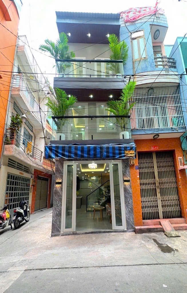 BÁN NHÀ QUẬN 11 - 3 TẦNG MỚI ĐẸP - NGAY TRUNG TÂM CHỢ THIẾC - 4PN - NHỈNH 4 TỶ