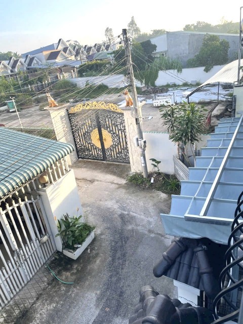 NHÀ CẤP 3 Phường Phước Hậu, tỉnh VĨNH LONG ( PHƯỜNG 3 cũ )

📐 DT đất: 79.5m² ( 5 x 15,8 ) Thổ cư 100% | 
Nhà hoàn công SỞ HỮU NHÀ | DT sàn: 139m² |