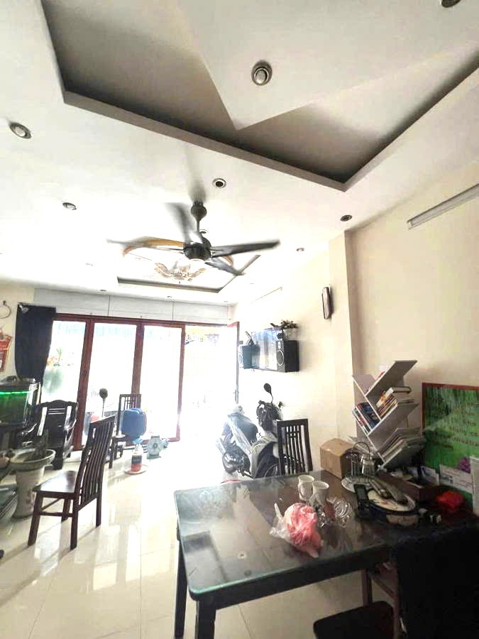 Bán nhà Định Công Hạ, ngõ thông, gần ô tô tránh, kinh doanh DT: 39m, 4,5 tầng, MT 5m  chào giá 6,6 tỷ
