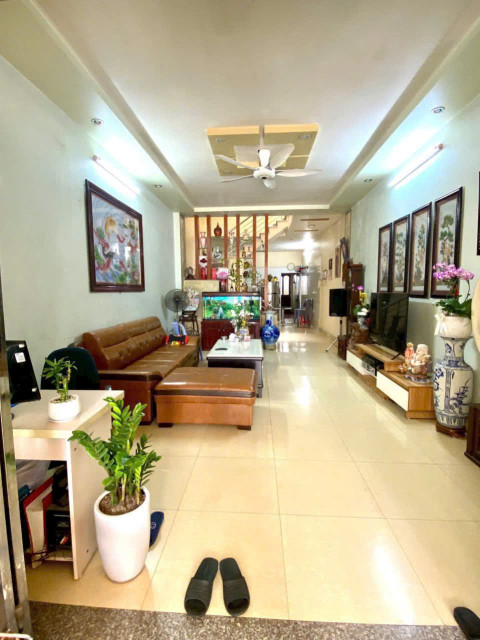 Nhà tuyến 2 đường 7m Thiên Lôi, 100m 2.5 tầng, Giá 4.5 tỉ