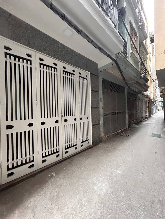Bán nhà phố Dương Quảng Hàm, Quận Cầu Giấy 5 tầng, mặt tiền 3.6m, diện tích 44m2