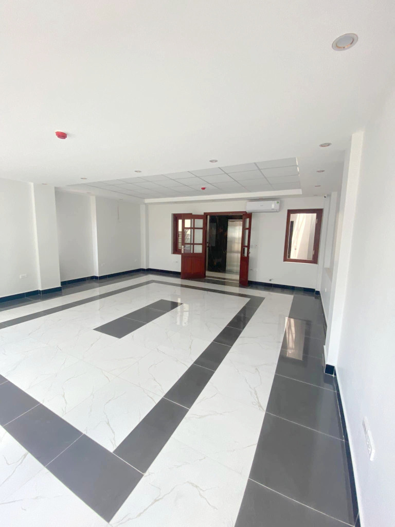 Bán nhà mặt phố Hào Nam 55m siêu kinh doanh