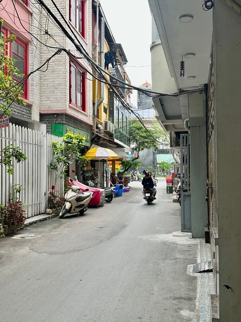 Bán nhà Hào Nam, 74m, gần Hồ Hoàng Cầu, giá cực tốt 200tr/m