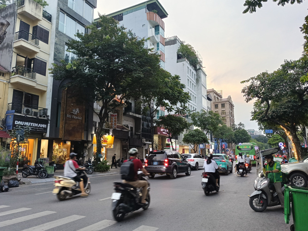Nhà 3T mặt phố Huế - vị trí đẹp - gần khu phố cổ - kinh doanh vô đối - ô tô đỗ cửa - Nhỉnh 15 tỷ