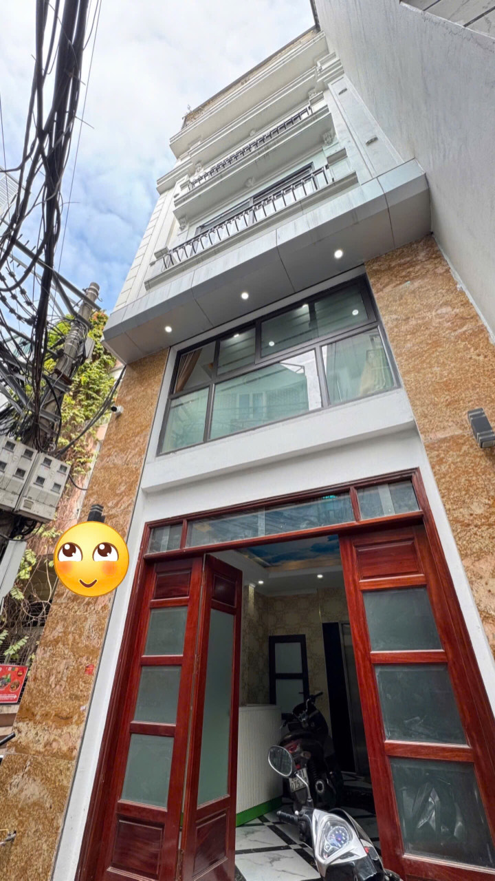 Nhà mới xây 7 tầng thang máy tại Khương Hạ