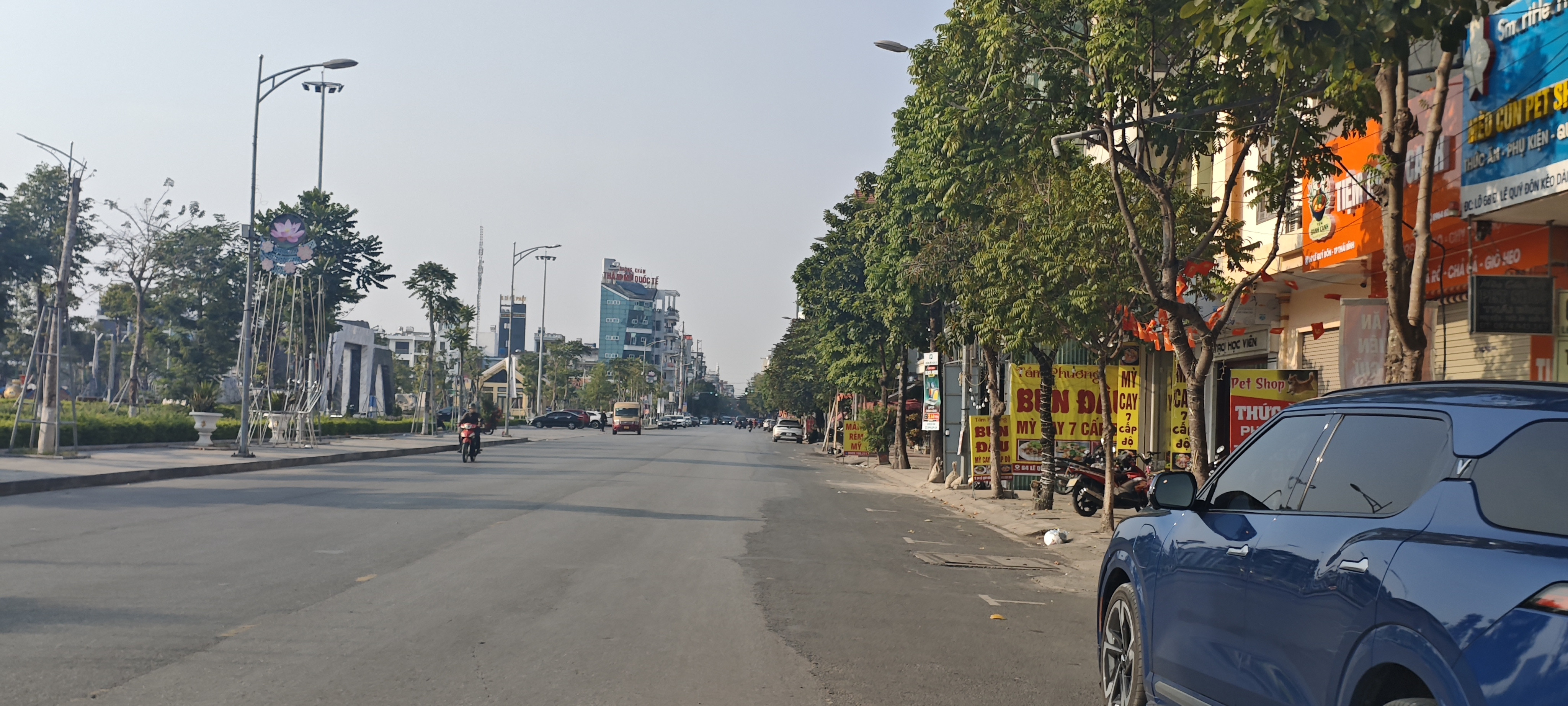 Nhà mặt phố Lê Quý Đôn view công viên Kỳ Bá