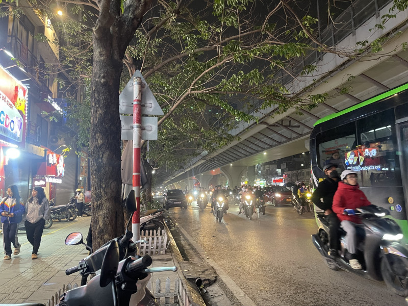 Bán nhà mặt phố Minh Khai (HBT) 205m, 2 tầng, mt 5m, giá 75 tỷ