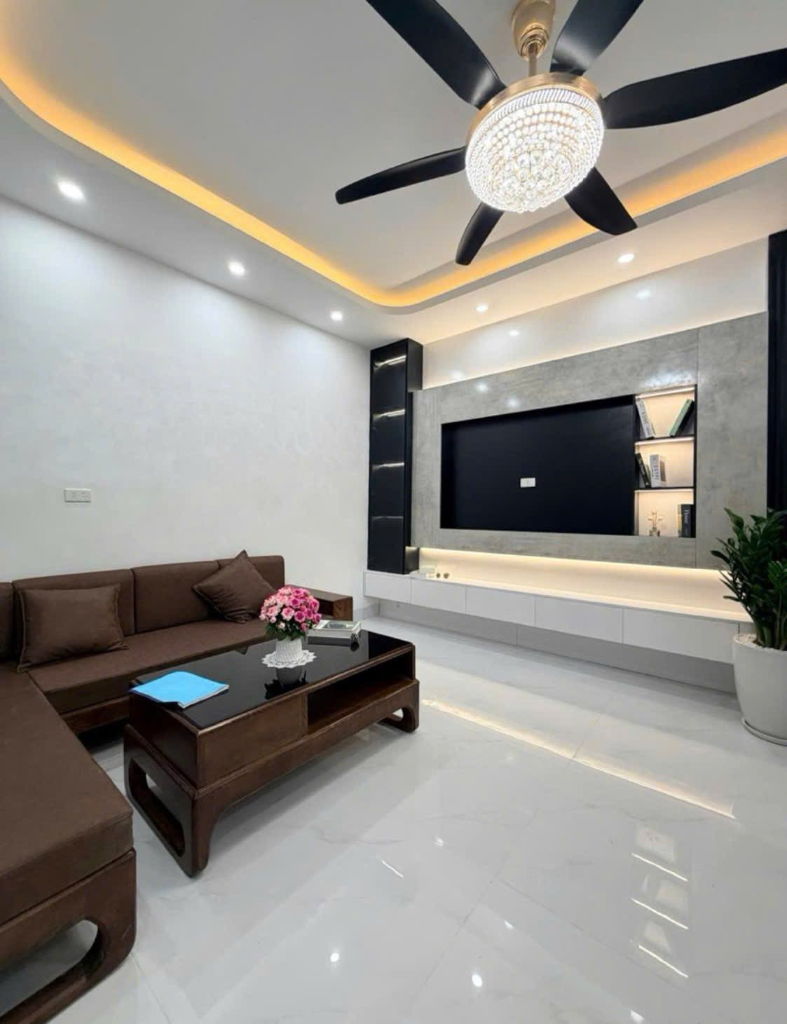 NHÀ ĐẸP QUAN NHÂN – FULL NỘI THẤT – Ô TÔ GẦN – NGÕ NÔNG GẦN PHỐ – TIỆN ÍCH BẠT NGÀN | 31m² – GIÁ CHỈ HƠN 8 TỶ